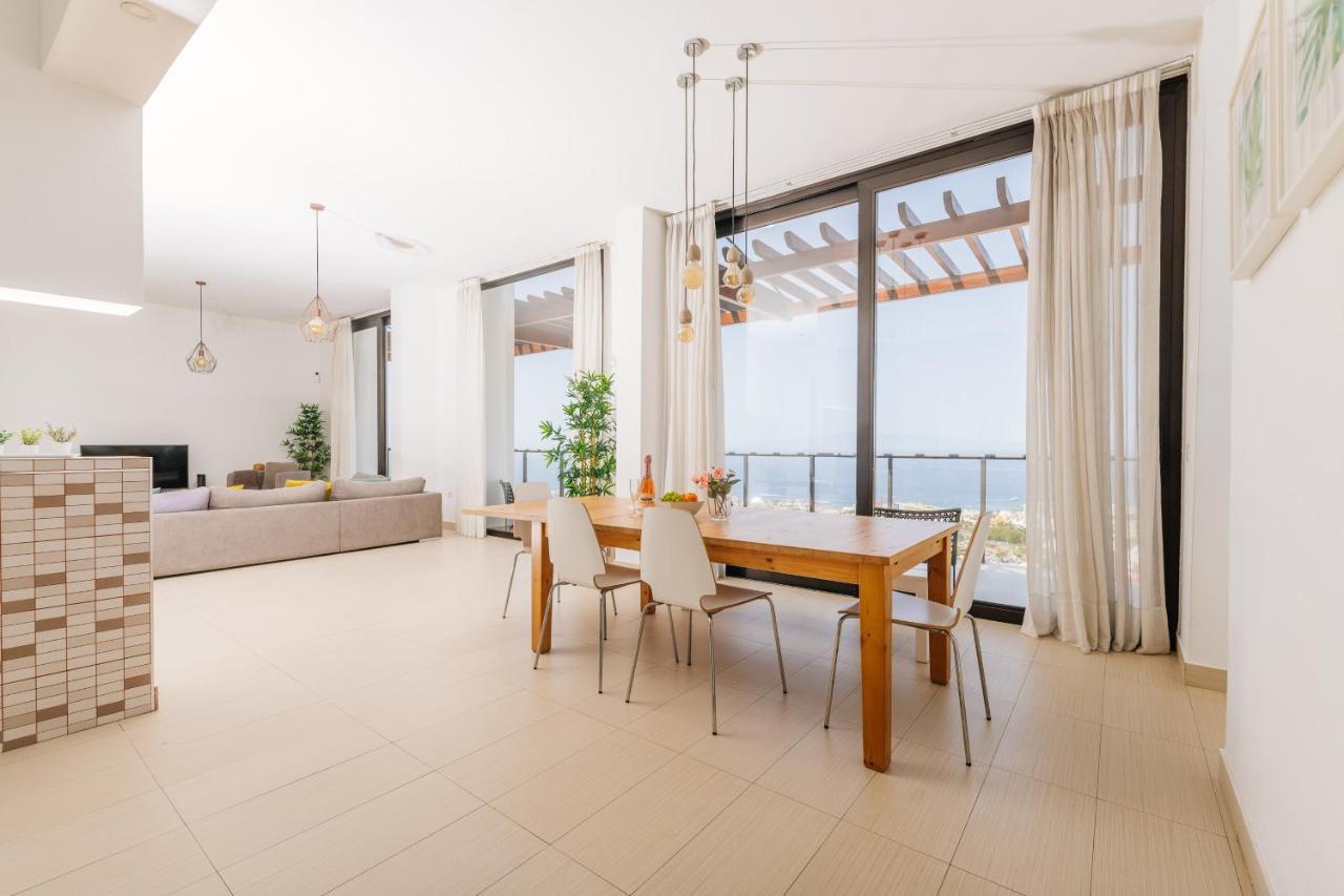 Sunset White Villa - Ocean View, Jakuzzi, Heated Pool, Air-Conditioning, Grill Playa de las Americas  Bagian luar foto