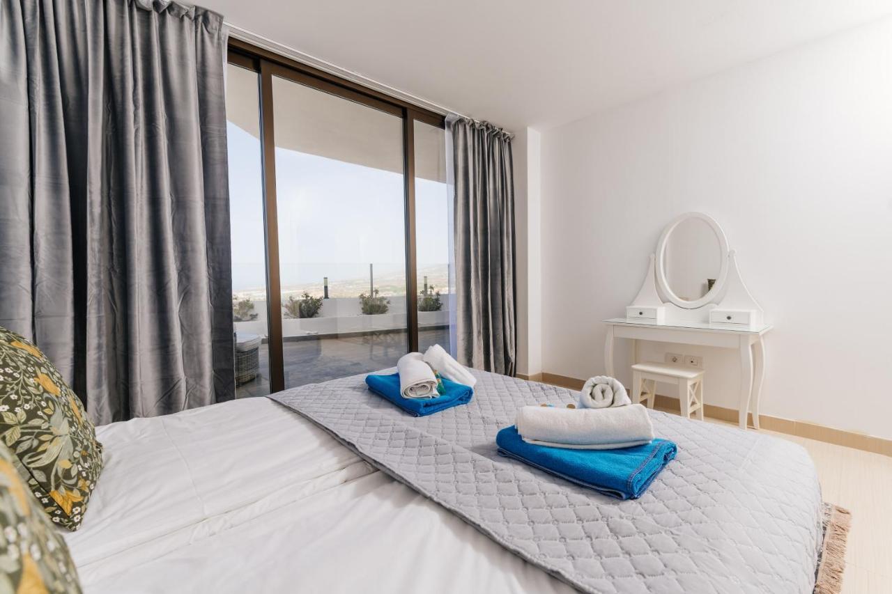 Sunset White Villa - Ocean View, Jakuzzi, Heated Pool, Air-Conditioning, Grill Playa de las Americas  Bagian luar foto