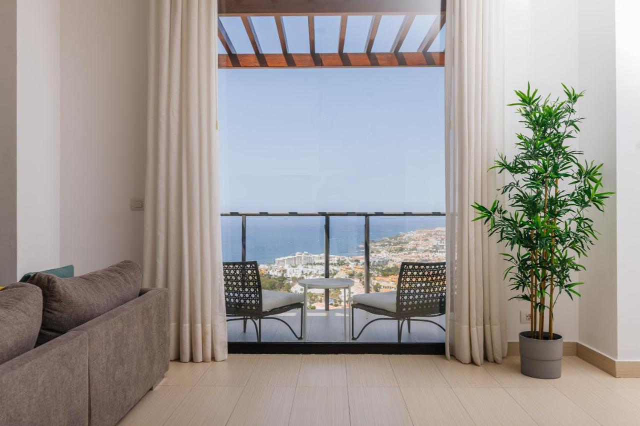 Sunset White Villa - Ocean View, Jakuzzi, Heated Pool, Air-Conditioning, Grill Playa de las Americas  Bagian luar foto