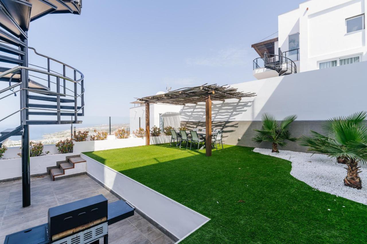 Sunset White Villa - Ocean View, Jakuzzi, Heated Pool, Air-Conditioning, Grill Playa de las Americas  Bagian luar foto