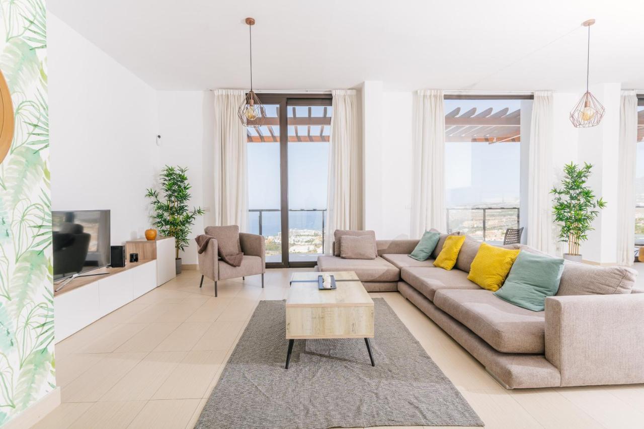 Sunset White Villa - Ocean View, Jakuzzi, Heated Pool, Air-Conditioning, Grill Playa de las Americas  Bagian luar foto