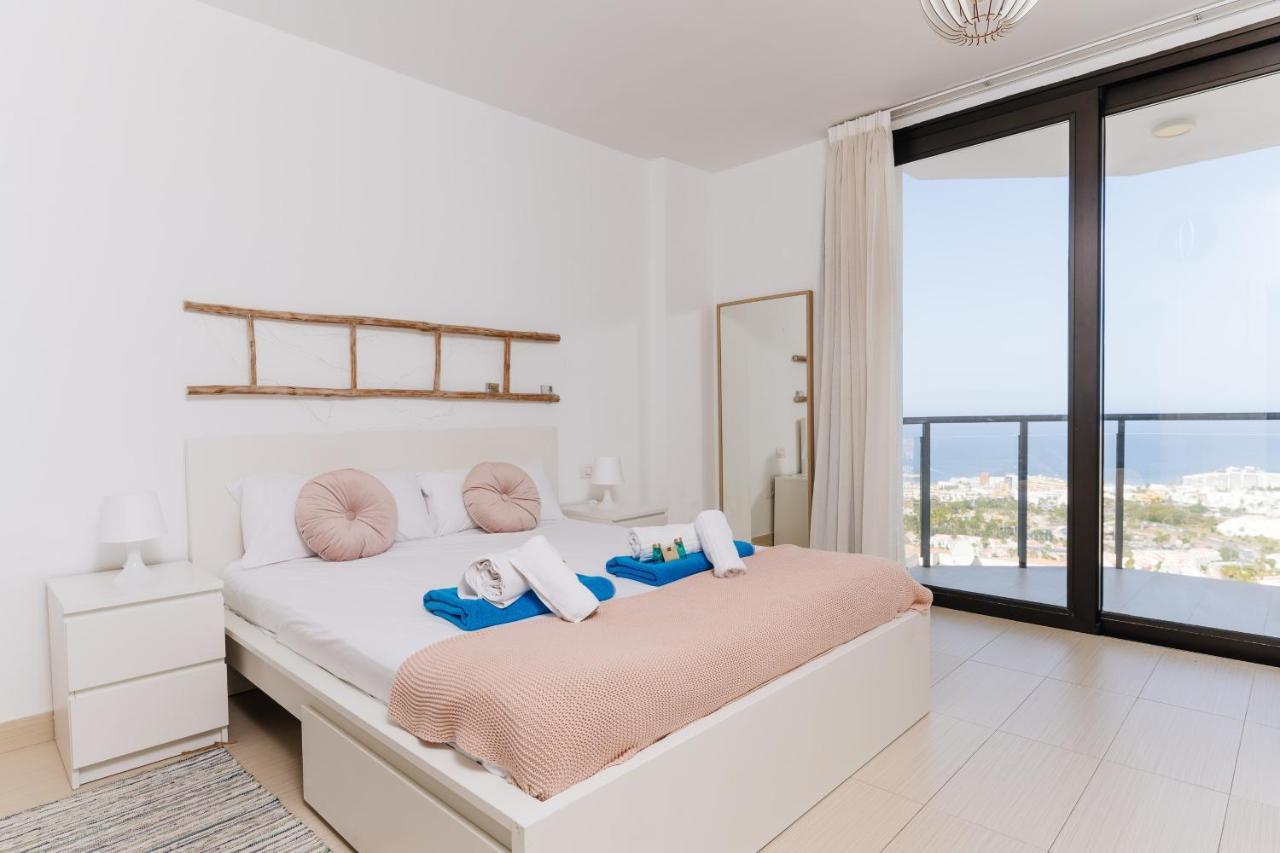 Sunset White Villa - Ocean View, Jakuzzi, Heated Pool, Air-Conditioning, Grill Playa de las Americas  Bagian luar foto
