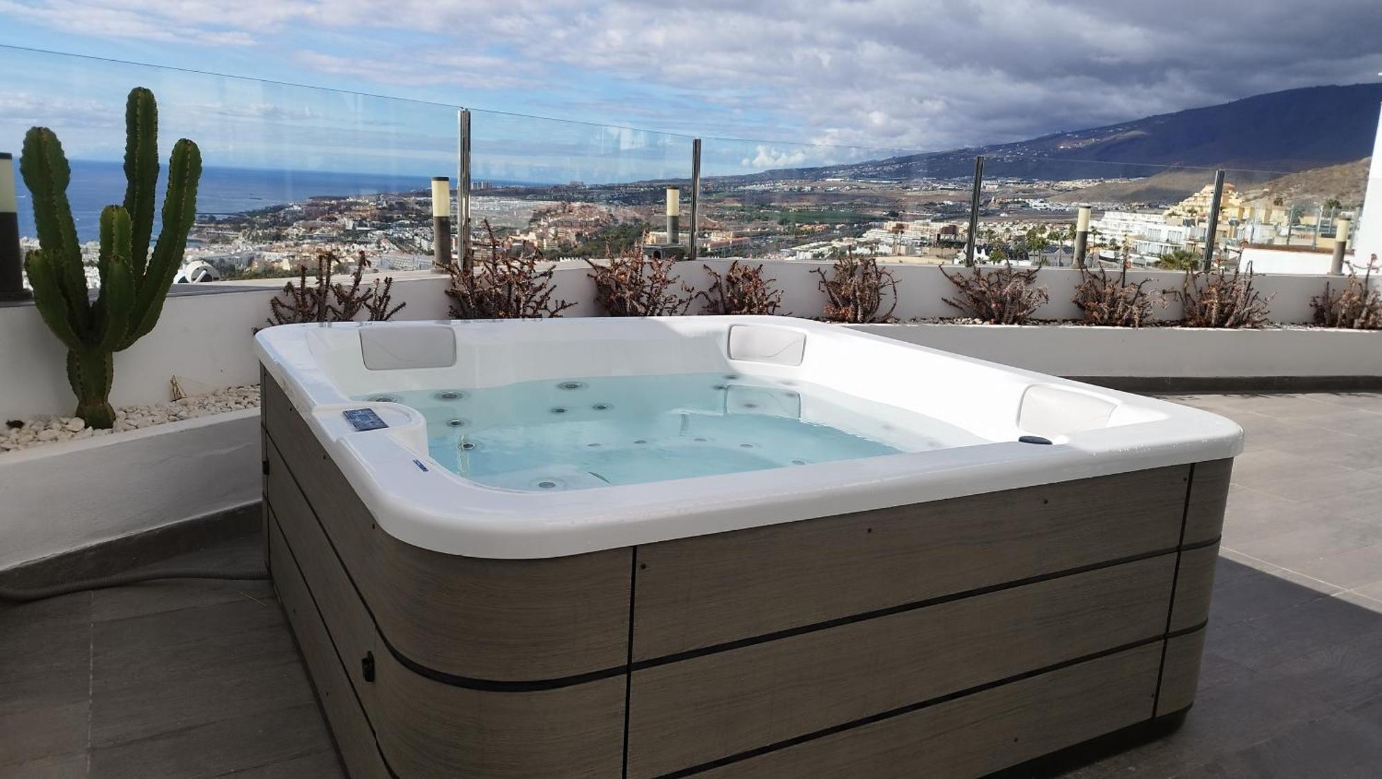 Sunset White Villa - Ocean View, Jakuzzi, Heated Pool, Air-Conditioning, Grill Playa de las Americas  Bagian luar foto